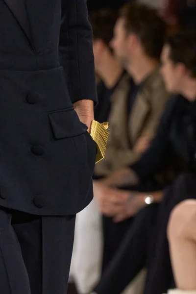 Look 22